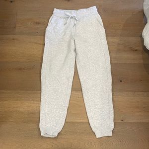 Lululemon Scuba High Rise Jogger *FULL LENGTH* Heather gray